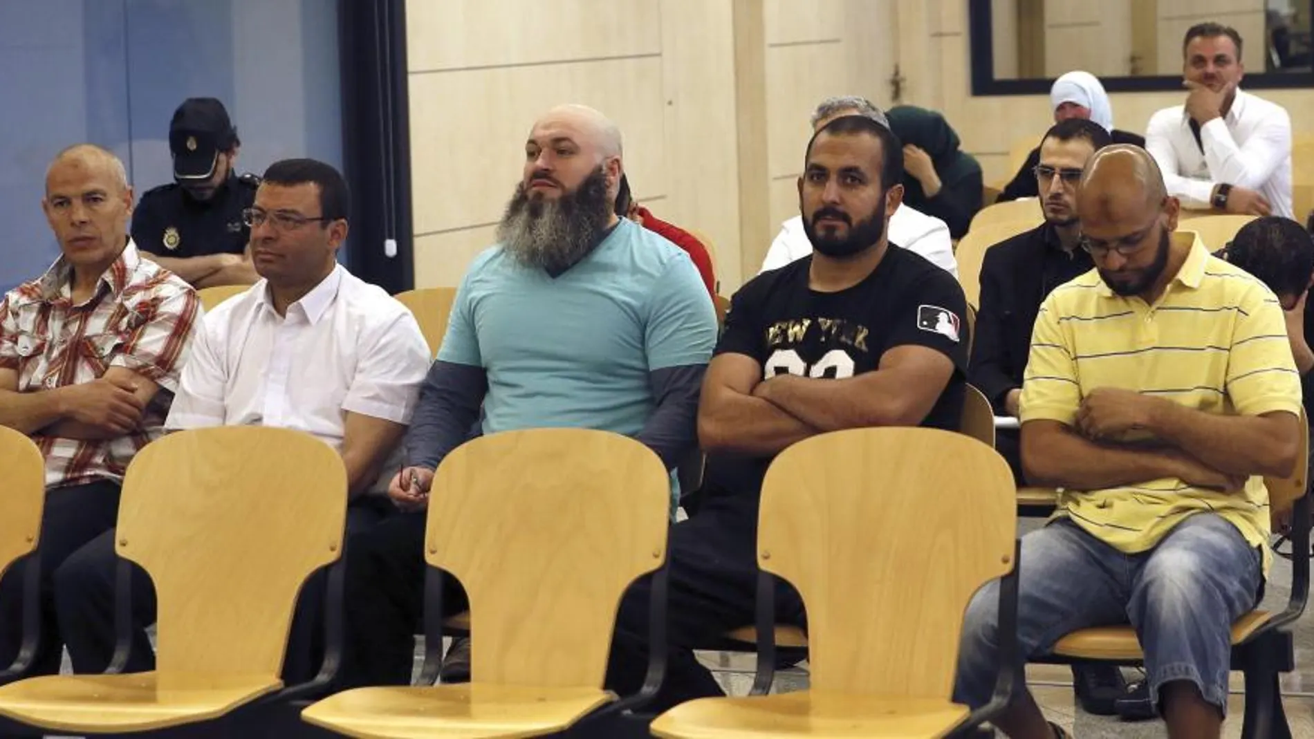 Los presuntos integrantes de la célula yihadista liderada por Lahcen Ikassrien