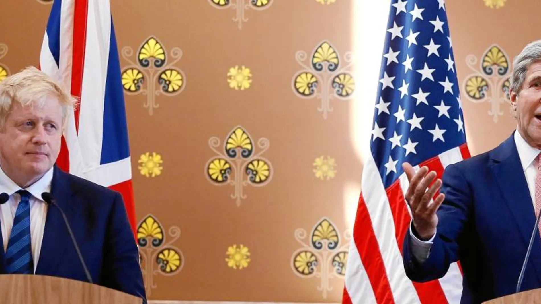 Boris Johnson y el secretario de Estado, John Kerry, en el Foreign Office