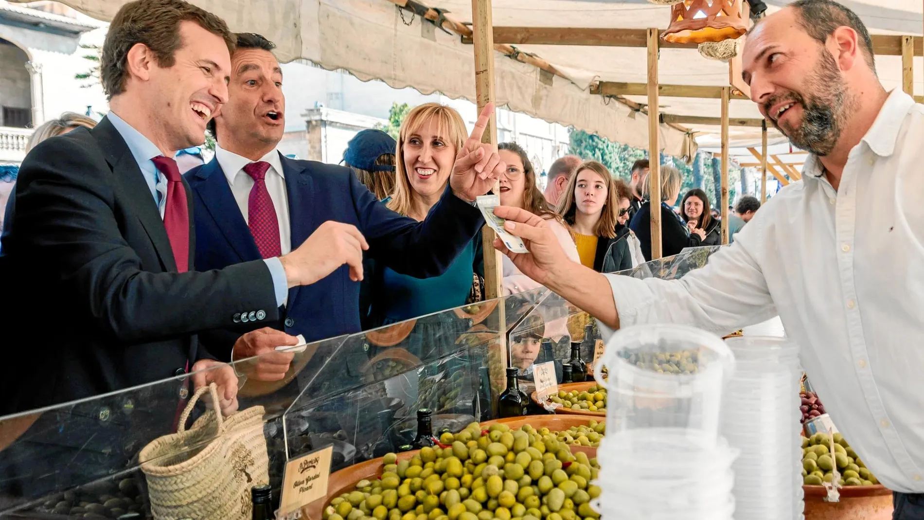 El líder del PP, Pablo Casado, ayer en Palma de Mallorca para conmemorar el Día de las Islas Baleares