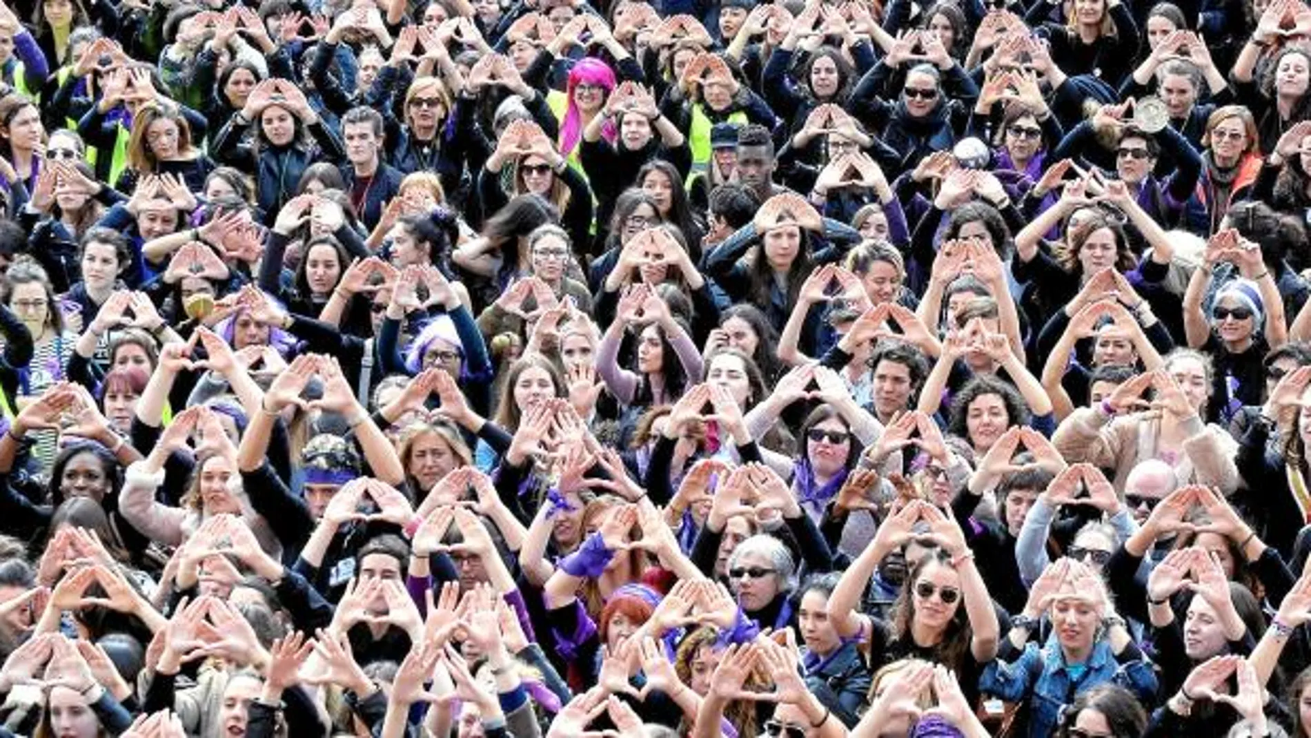 Imagen de una de las manifestaciones del 8-M, jornada en la que tuvo lugar un masivo paro internacional de las mujeres