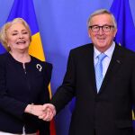 Jean-Claude Juncker y Viorica Dancila / Foto: Ap