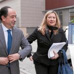 Pilar del Olmo y Manuel López, poco antes de informar sobre el Plan Soria