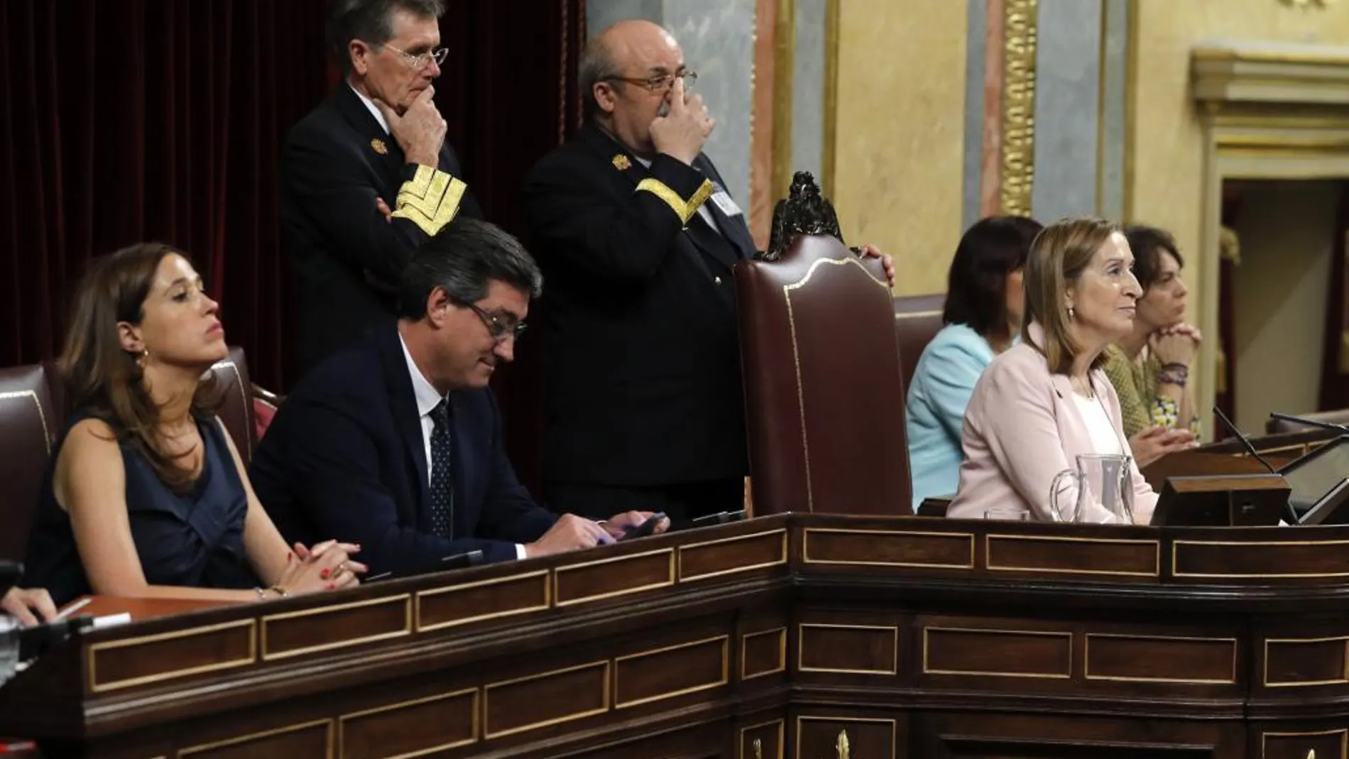 Sánchez Camacho (PP), Gordo (PSOE), Reyes (Ciudadanos) y Expósito (En Comú), nuevos secretarios de la Mesa del Congreso