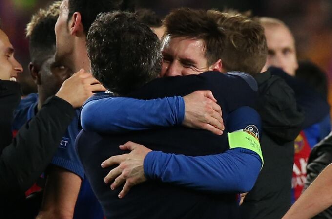 La foto de la paz entre Luis Enrique y Messi tras ganar la Champions en 2015