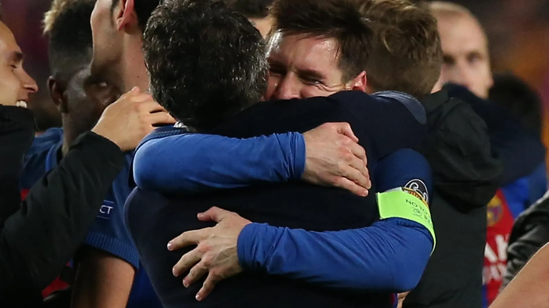 La foto de la paz entre Luis Enrique y Messi tras ganar la Champions en 2015