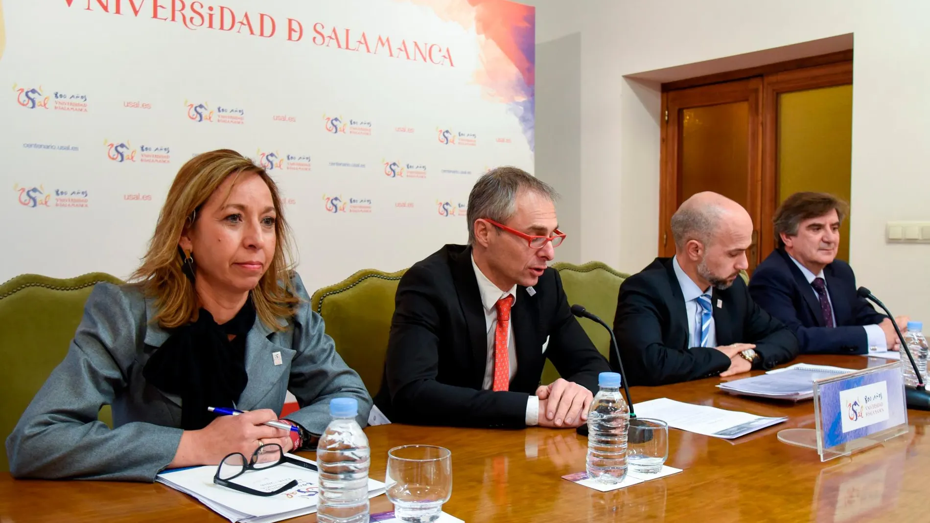 El rector de la Universidad de Salamanca, Ricardo Rivero, preside el último Consejo de Gobierno del año