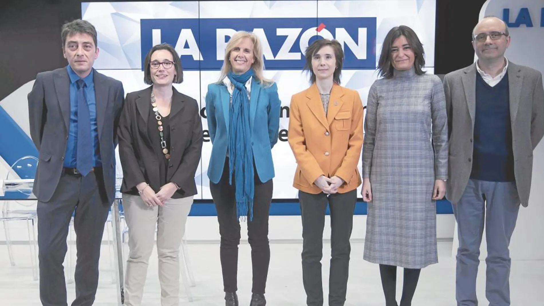 De izquierda a derecha, Sergio Alonso, Celia Cols, Sharona Azriel, Mercedes Maderuelo, Carmen Montón y Julio Sagredo / Foto: Luis Díaz