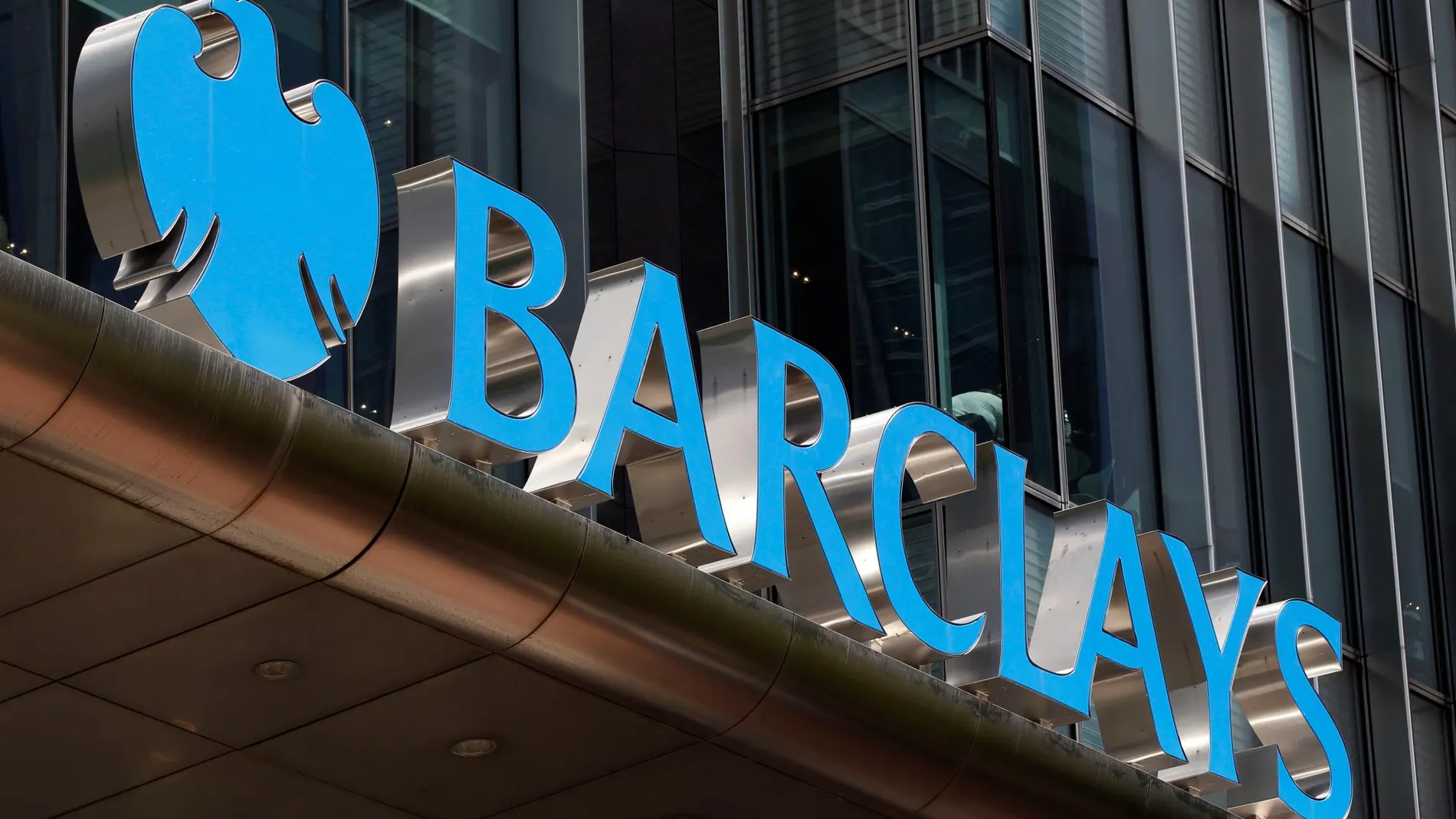 La cifra de negocio de Barclays en 2018 alcanzó los 21.136 millones de libras (24.328 millones de euros), un 0,3% más que un año antes,