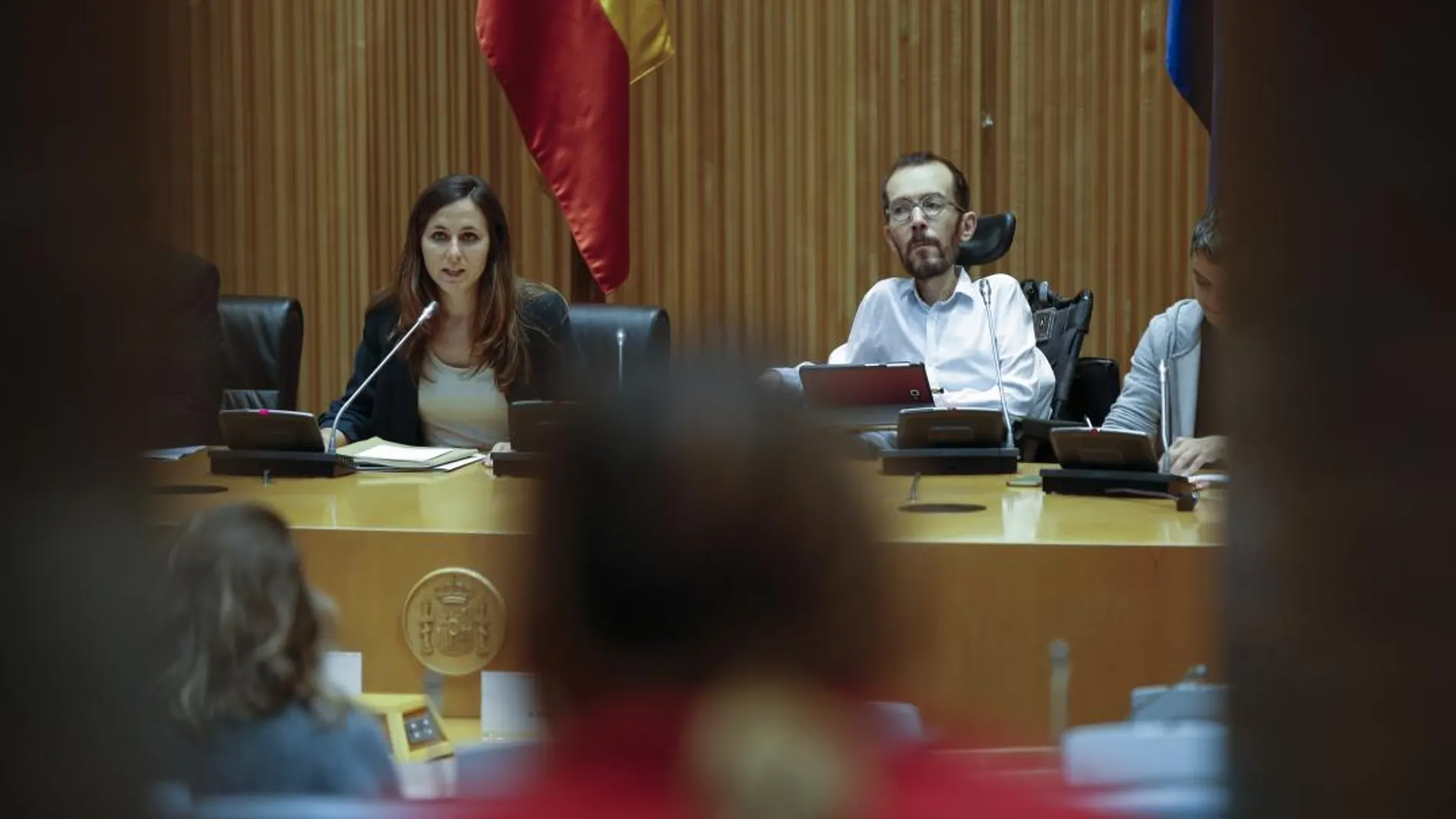 Ione Belarra y Pablo Echenique en una rueda de prensa conjunta con motivo del acuerdo de Presupuestos del Estado 2019© J. FDEZ. - LARGO