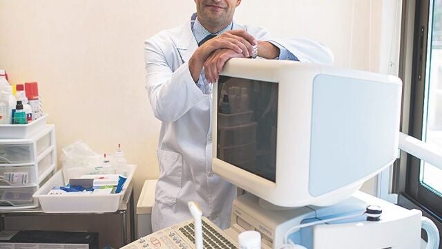 Dr. Javier Romero-Otero del Servicio de Urología. Hospital La Luz. Grupo Quirónsalud. Pionero en Cirugía Prostática con láser de Holmium