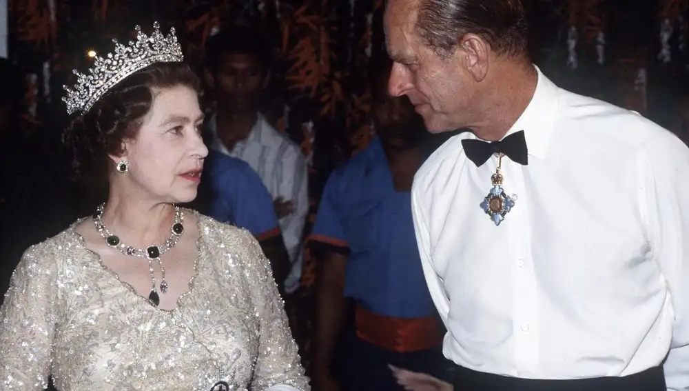 La Reina Isabel II y el duque de Edimburgo en una imagen de 1982