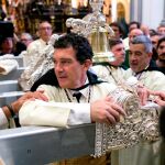 El actor malagueño Antonio Banderas participa como mayordomo del Trono de María Santísima de Lágrimas y Favores en las Cofradías Fusionadas, en el inicio de la Semana Santa de Málaga