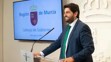 El presidente de la Región de Murcia, Fernando López Miras, ayer durante su comparecencia tras la reunión del Consejo de Gobierno en el Palacio de San Esteban