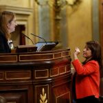 La expresidenta del Congreso, Ana Pastor, y la diputada socialista, Adriana Lastra, lideran las delegaciones de PP y PSOE