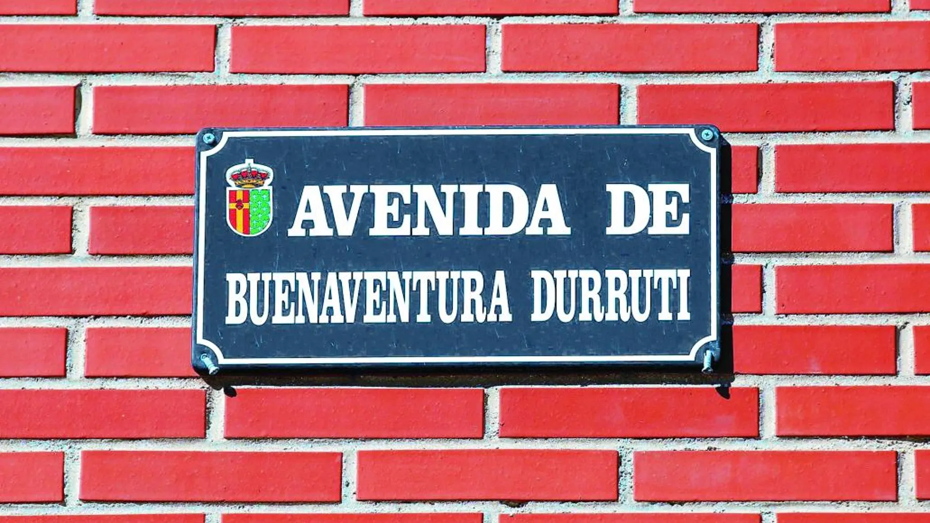 Buenaventura Durruti perteneció al sindicato anarquista CNT durante la guerra participando en los frentes de Zaragoza y Madrid