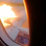 Un pasajero grabó el fuego desde el interior del avión/Atlas