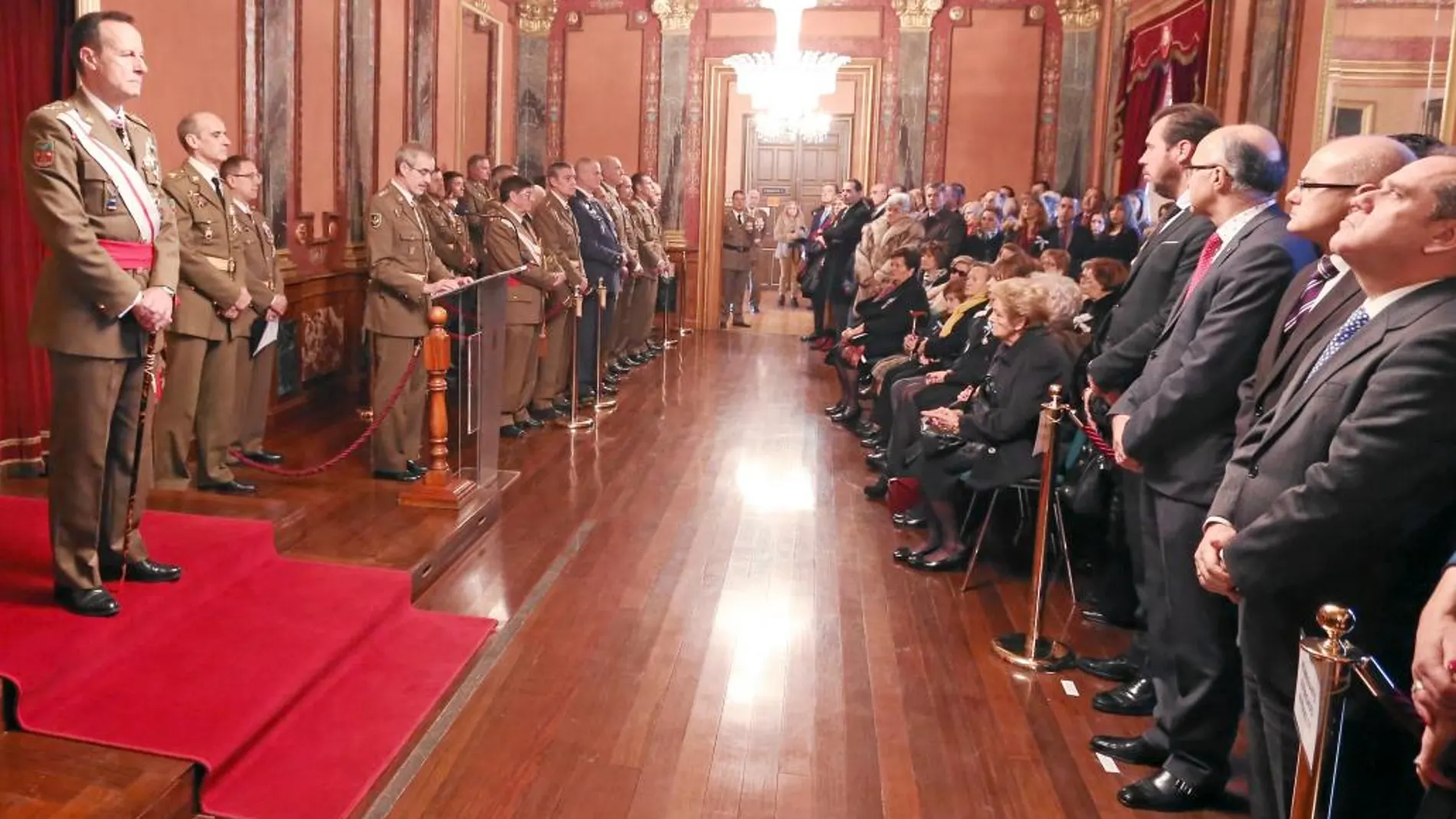 Momento del acto en honor a la Inmaculada Concepción en el Salón del Trono del Palacio Real de Valladolid