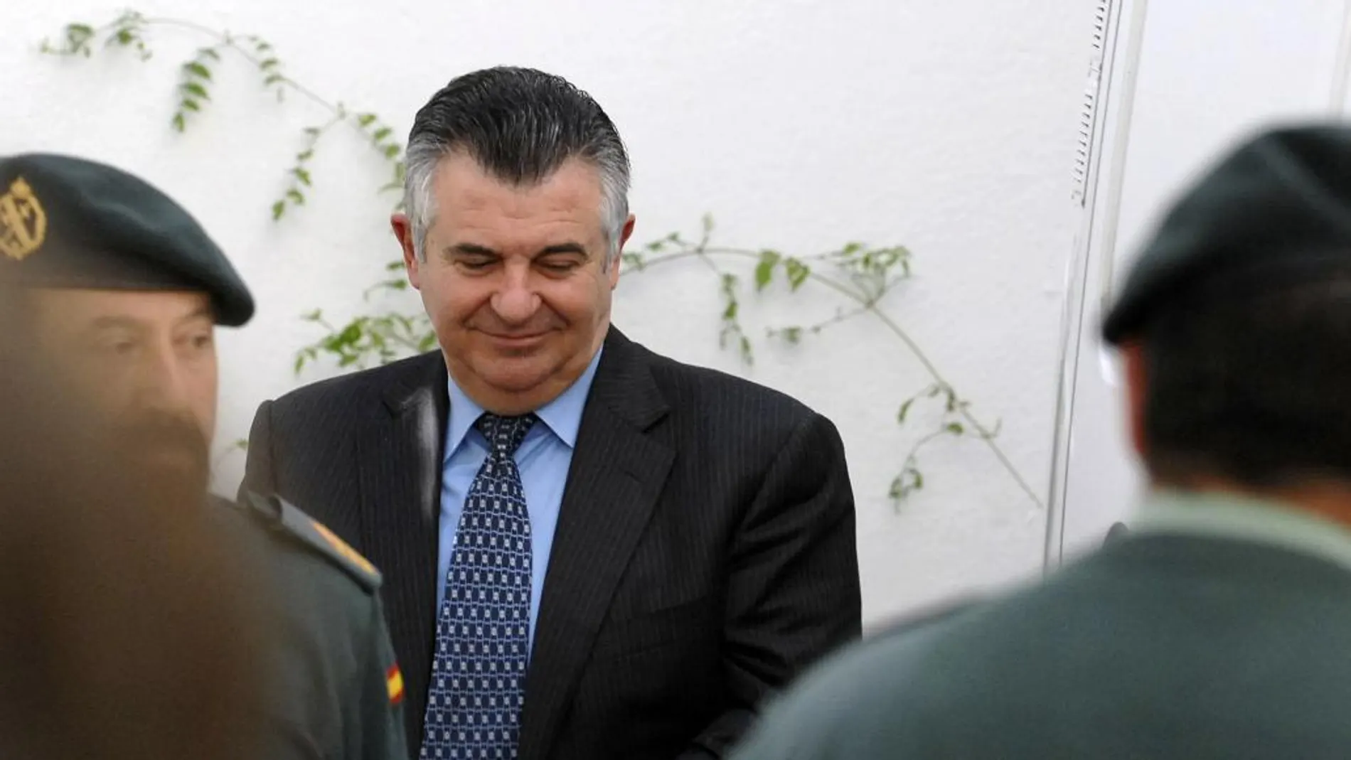 El ex gerente de urbanismo del ayuntamiento de Marbella Juan Antonio Roca, a su salida de los juzgados de la localidad malagueña de Marbella