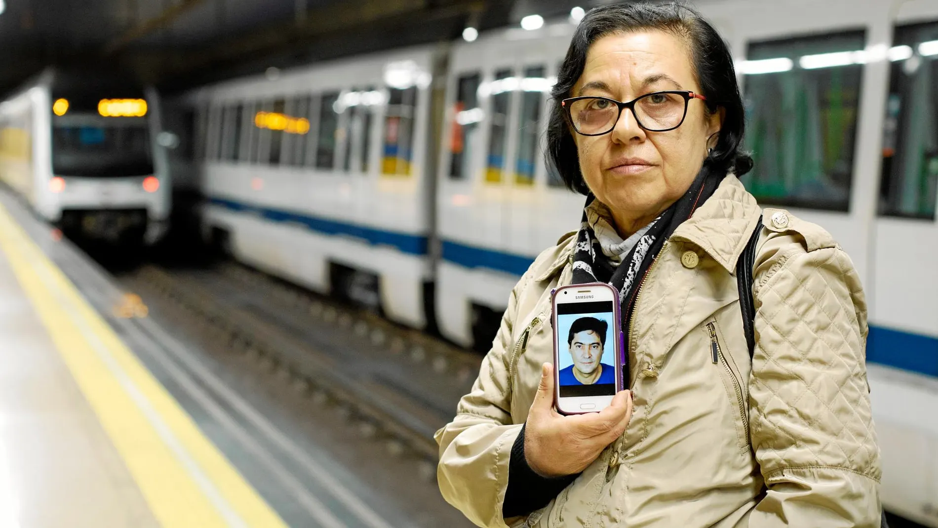 La viuda del trabajador de Metro, Eugenia Martín, reconoció a LA RAZÓN que su marido había sufrido mucho con su enfermedad. Foto: Jesús G. Feria