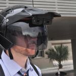 Consiste en un casco que permite tener una visión enriquecida del mundo a través de sus cámaras en 3D