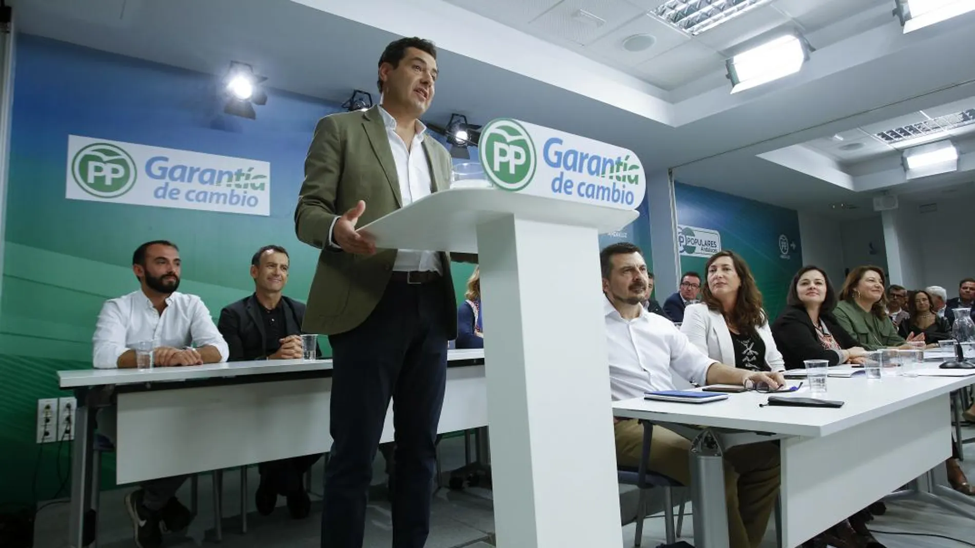 El presidente del PP-A, Juanma Moreno, celebró la Junta Directiva del partido en Sevilla, de cara a los próximos comicios