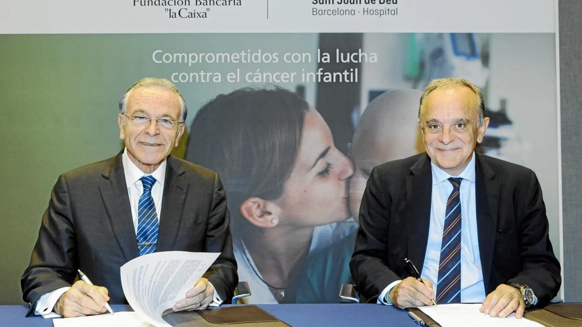 Isidro Fainé y Manuel del Castillo firman la alianza entre la Fundación Bancaria La Caixa y el Hospital Sant Joan de Déu