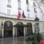 Los últimos en salir del hotel fueron los trabajadores, que ayer por la noche celebraron una cena de empresa como despedida