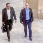 Josep Rull y Jordi Turull, que han sonado como presidenciables, ayer a su llegada al Parlament de Cataluña