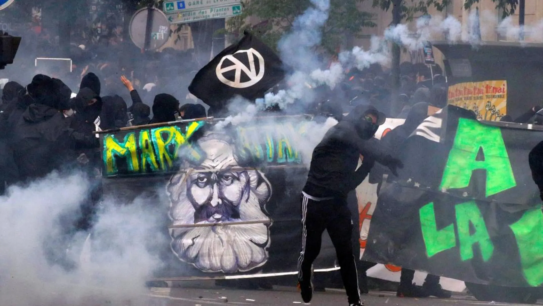 La extrema izquierda revienta las protestas del 1 de mayo en París