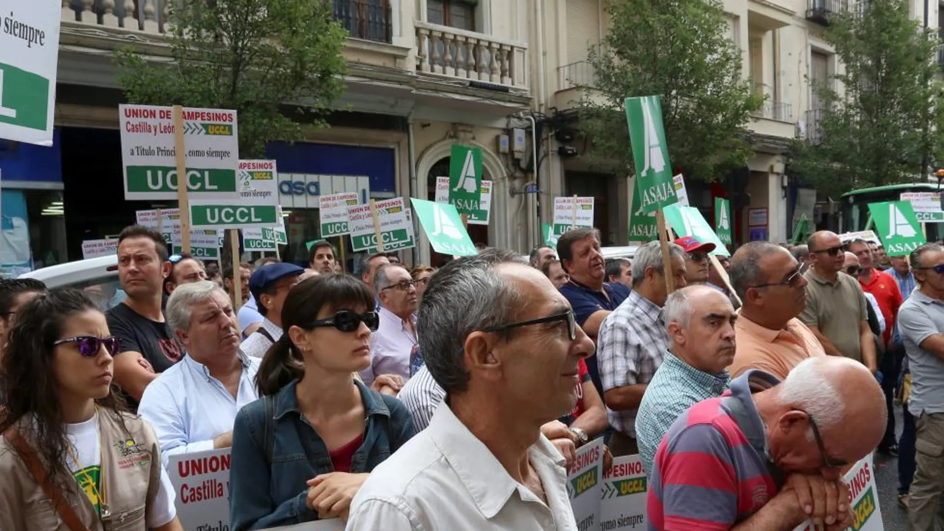 Protestas de los agricultores por las calles de Valladolid