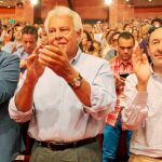 En el Congreso extraordinario del PSOE de 2014, en el que Rodríguez Zapatero fue elegido nuevo secretario general; Rubalcaba le mostró su apoyo junto a Felipe González