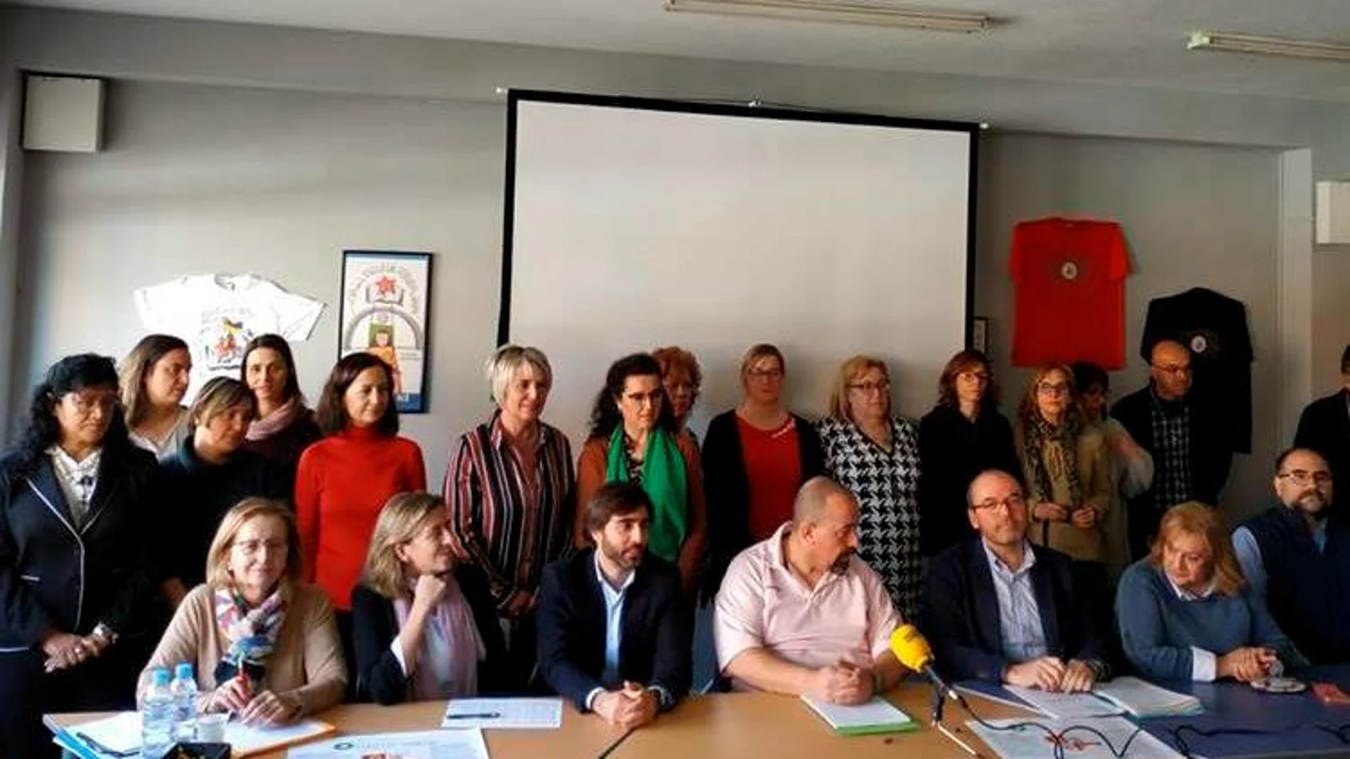 La «Plataforma Educación Inclusiva SÍ, Especial TAMBIÉN» durante la adhesión de 30 entidades del sector de la discapacidad intelectual de Castilla y León