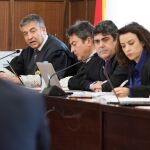 Los dos fiscales anticorrupción (izda.) y los letrados del PP-A, en la sala donde se desarrolla el juicio