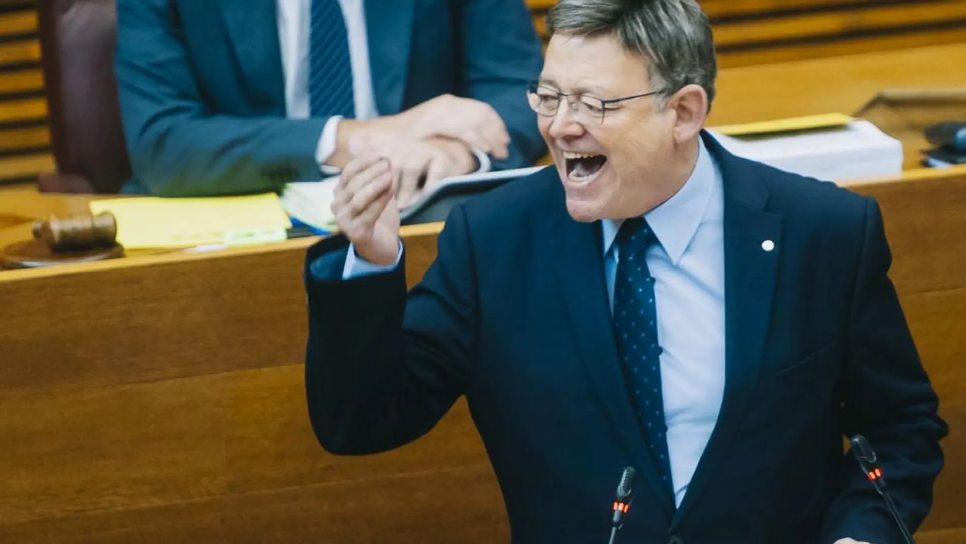 El presidente de la Generalitat, Ximo Puig, ayer en Les Corts