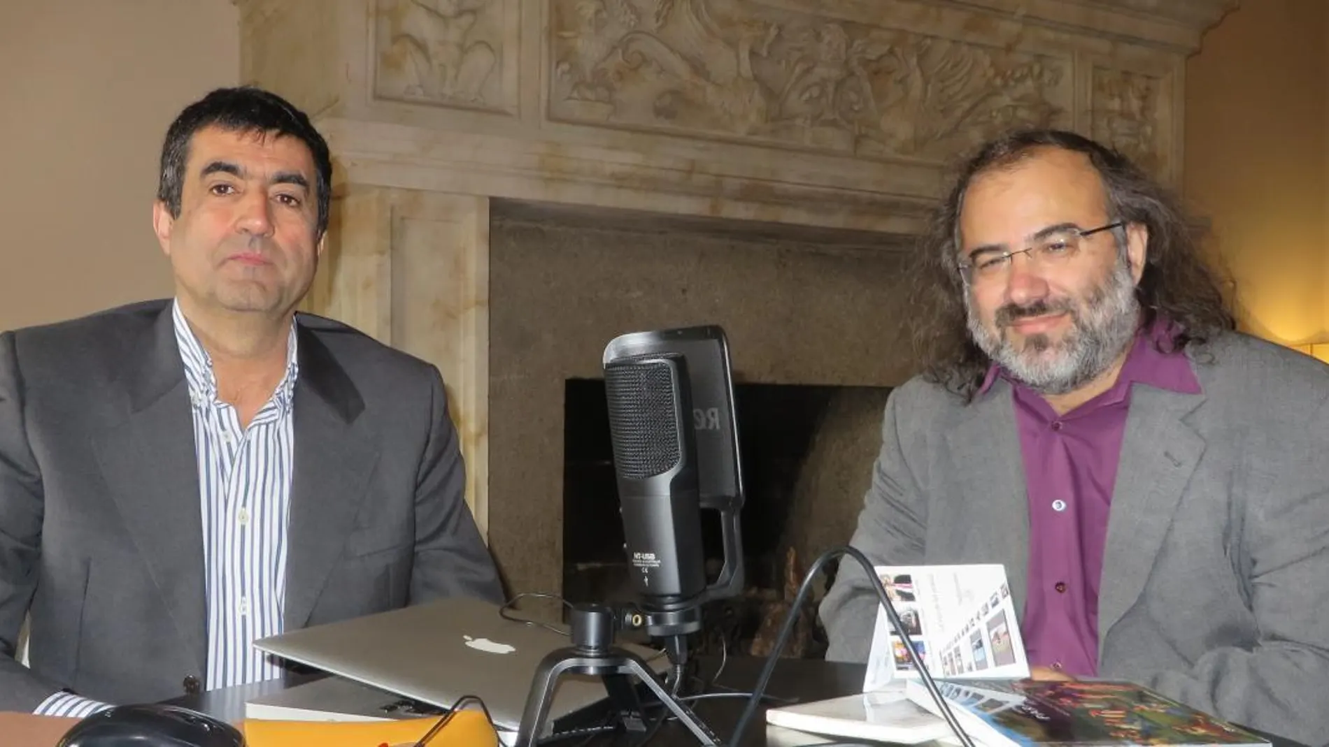 Roberto Rodes y Alfredo Pérez Alencart, en la Fonoteca de Poesía Contemporánea