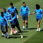 Vinicius y Mariano, en el entrenamiento del Madrid
