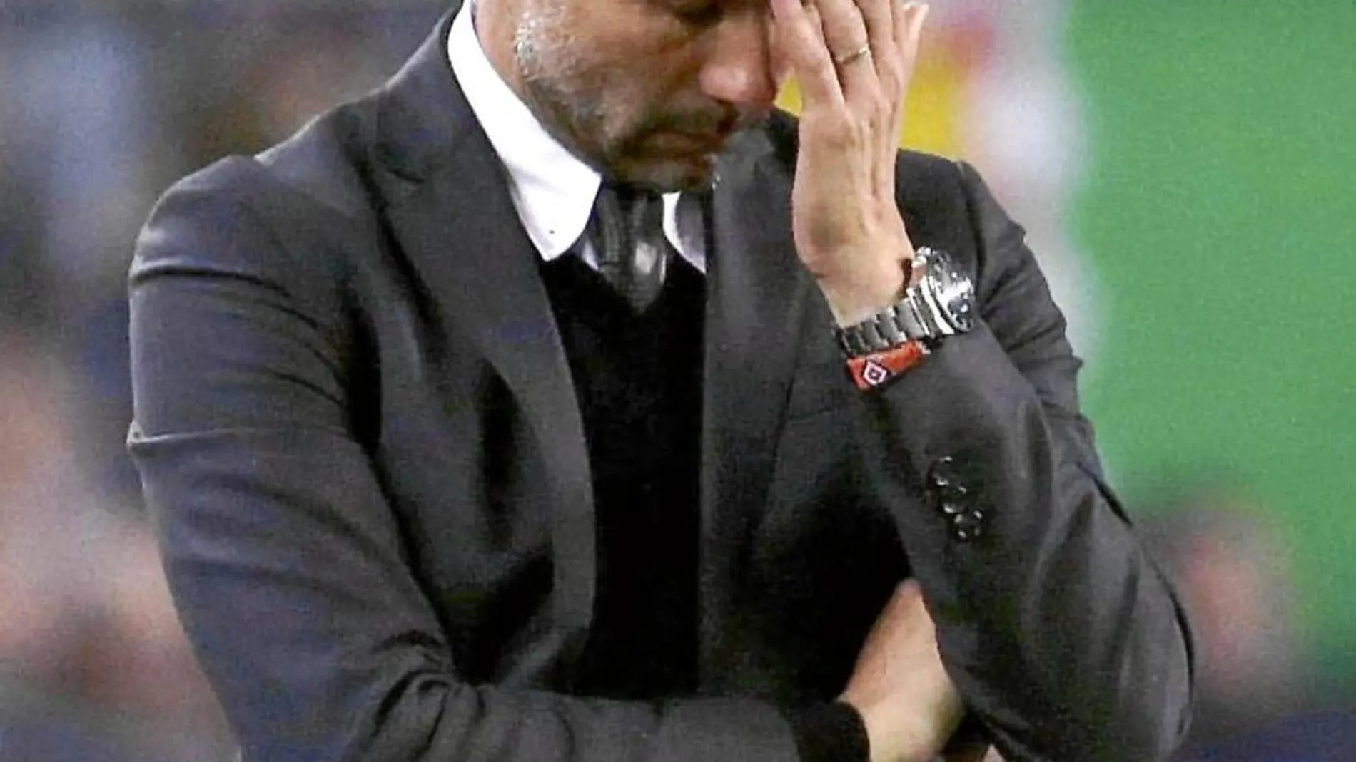 Guardiola se lamenta en el partido de ayer en el Camp Nou