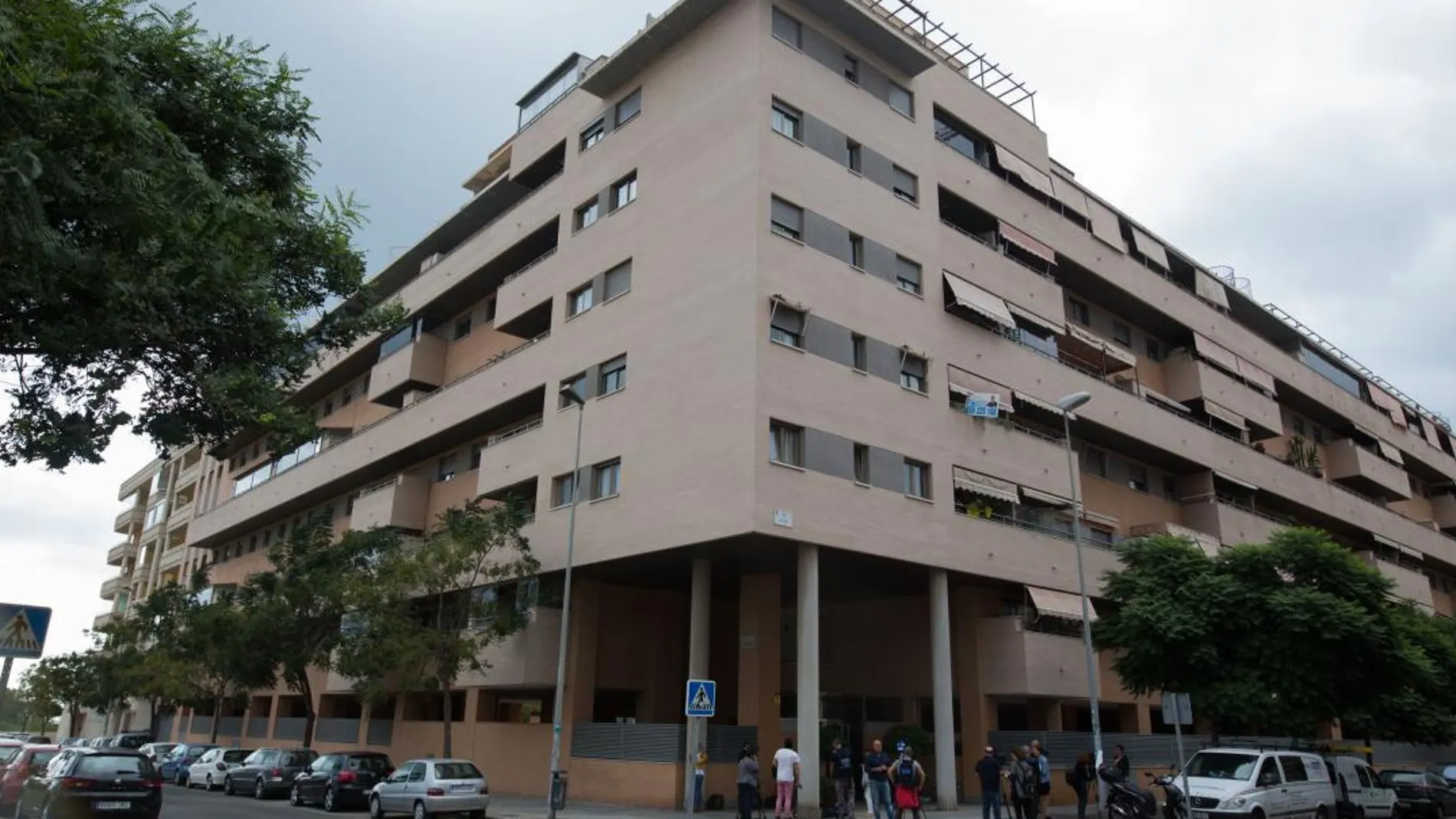 Edificio en Málaga capital donde el hombre ha tirado a la niña y luego se ha suicidado/Foto: Efe