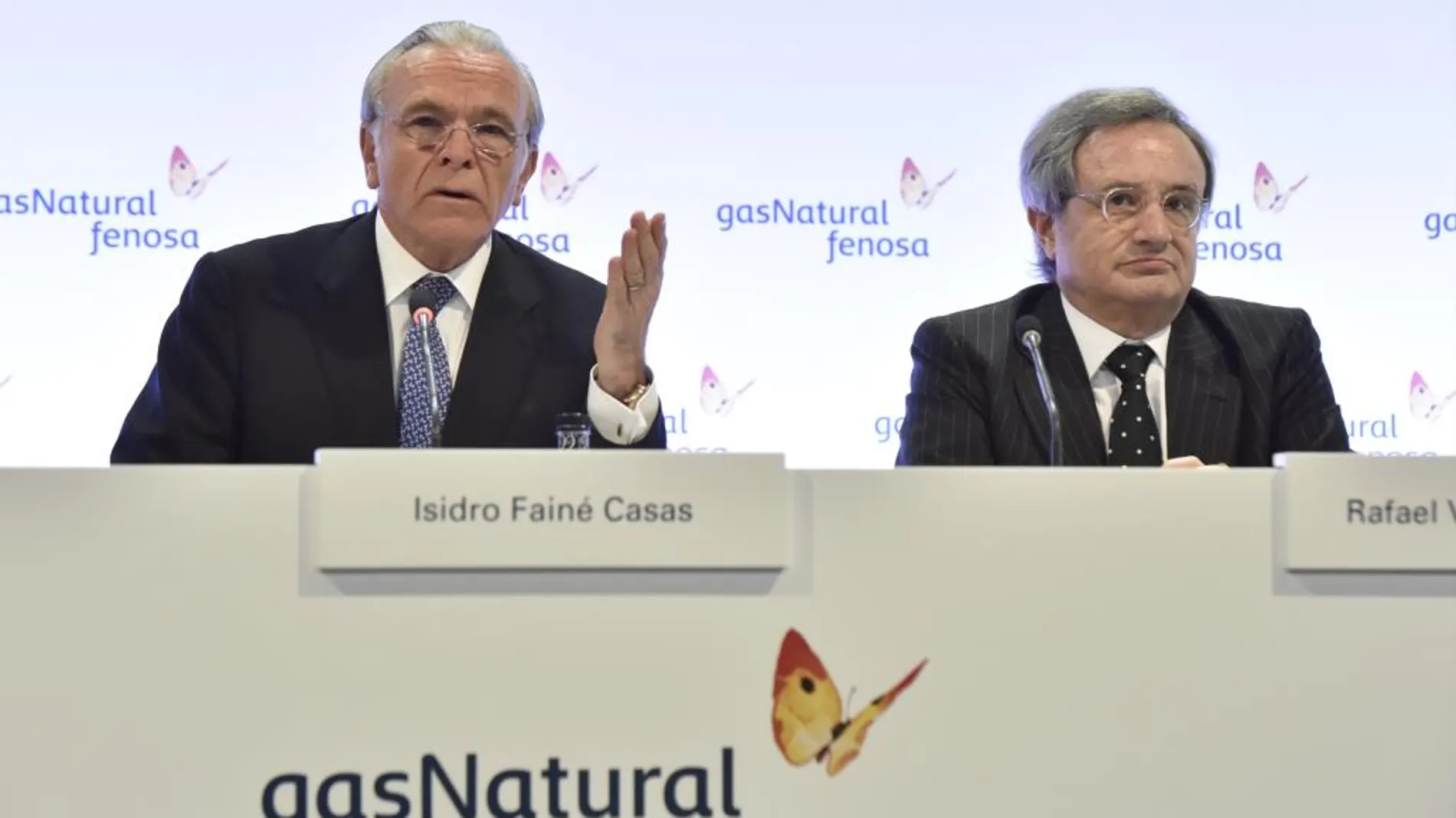 Isidro Fainé y Rafael Villaseca en la rueda de prensa de la Junta General de Accionistas 2017
