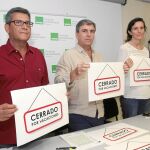 Los responsables del sindicato de enfermería Satse, ayer en Sevilla, en la presentación del balance