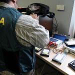 Un agente del Grupo de Delitos Telemáticos de la Guardia Civil, en una imagen de archivo