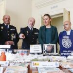 La delegada del Gobierno en Castilla y León, Virginia Barcones y el jefe superior de Policía de Castilla y León, Jorge Zurita, presentan dos operaciones contra el tráfico de drogas llevadas a cabo por la Policía Nacional en la capital leonesa y en Ponferrada