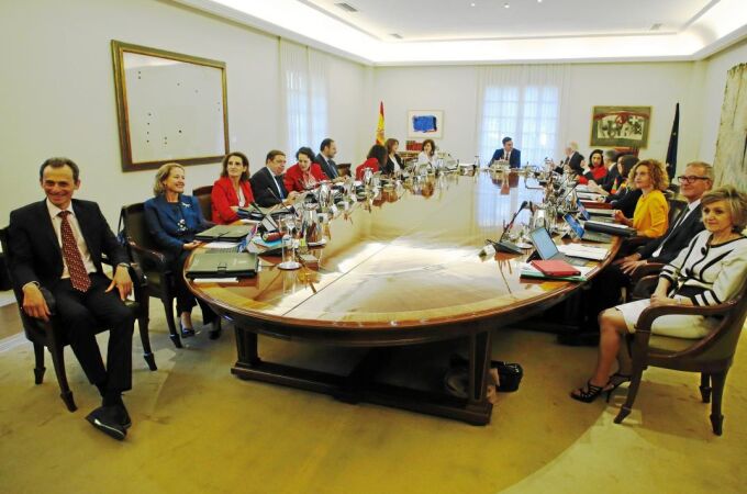 El Consejo de Ministros de Pedro Sánchez en una de sus reuniones semanales en La Moncloa