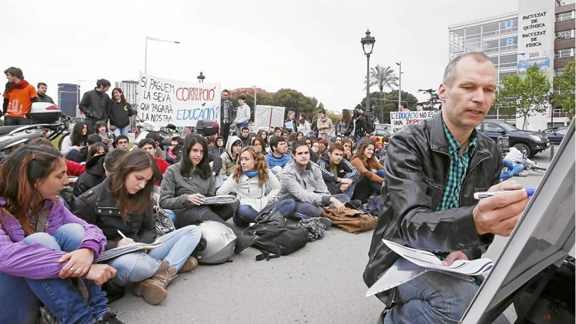 Estudiantes y docentes realizaron la semana pasada protestas contra los recortes