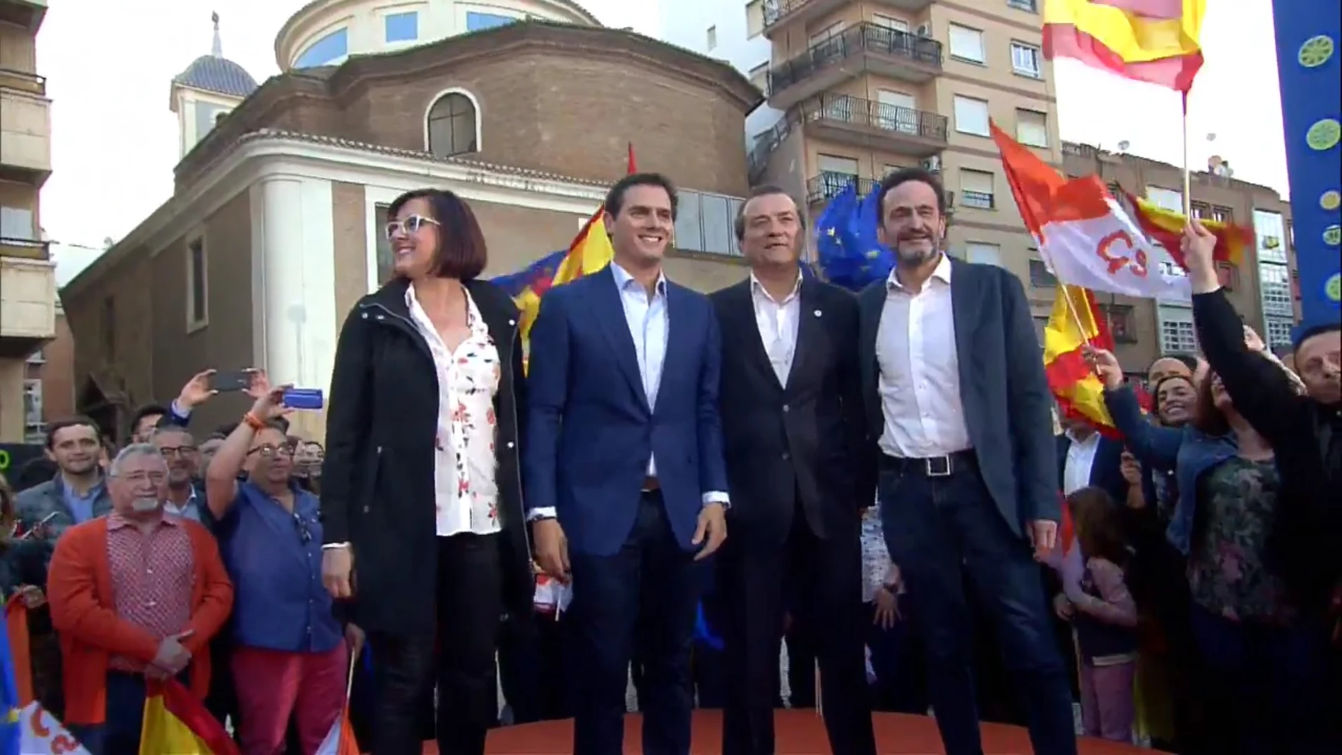 Isabel Franco, Albert Rivera, Miguel Garaulet y Edmundo Bal ayer en la Plaza Europa de Murcia