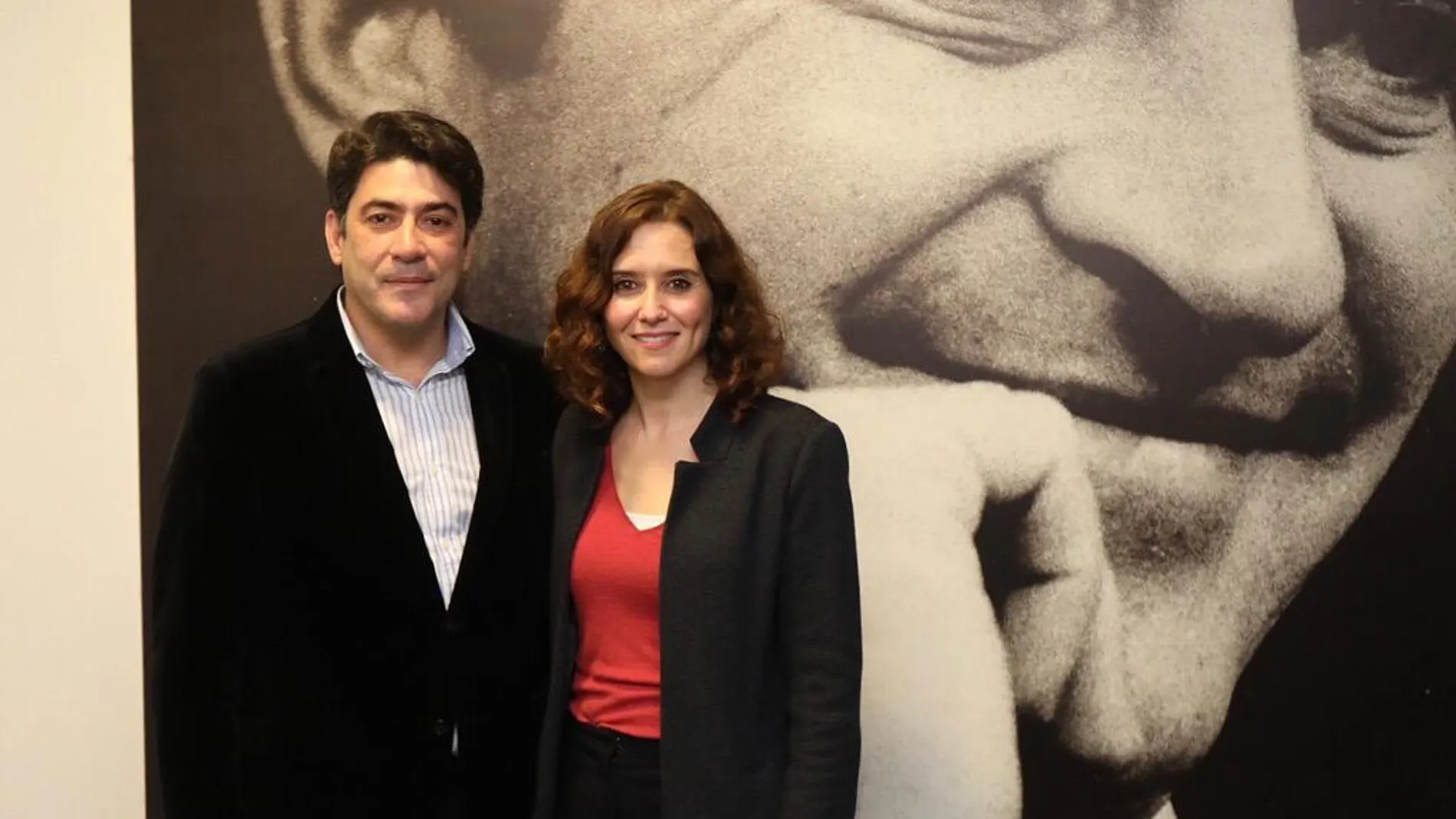 El alcalde de Alcorcón, David Pérez, y la candidata del PP, Isabel Díaz Ayuso