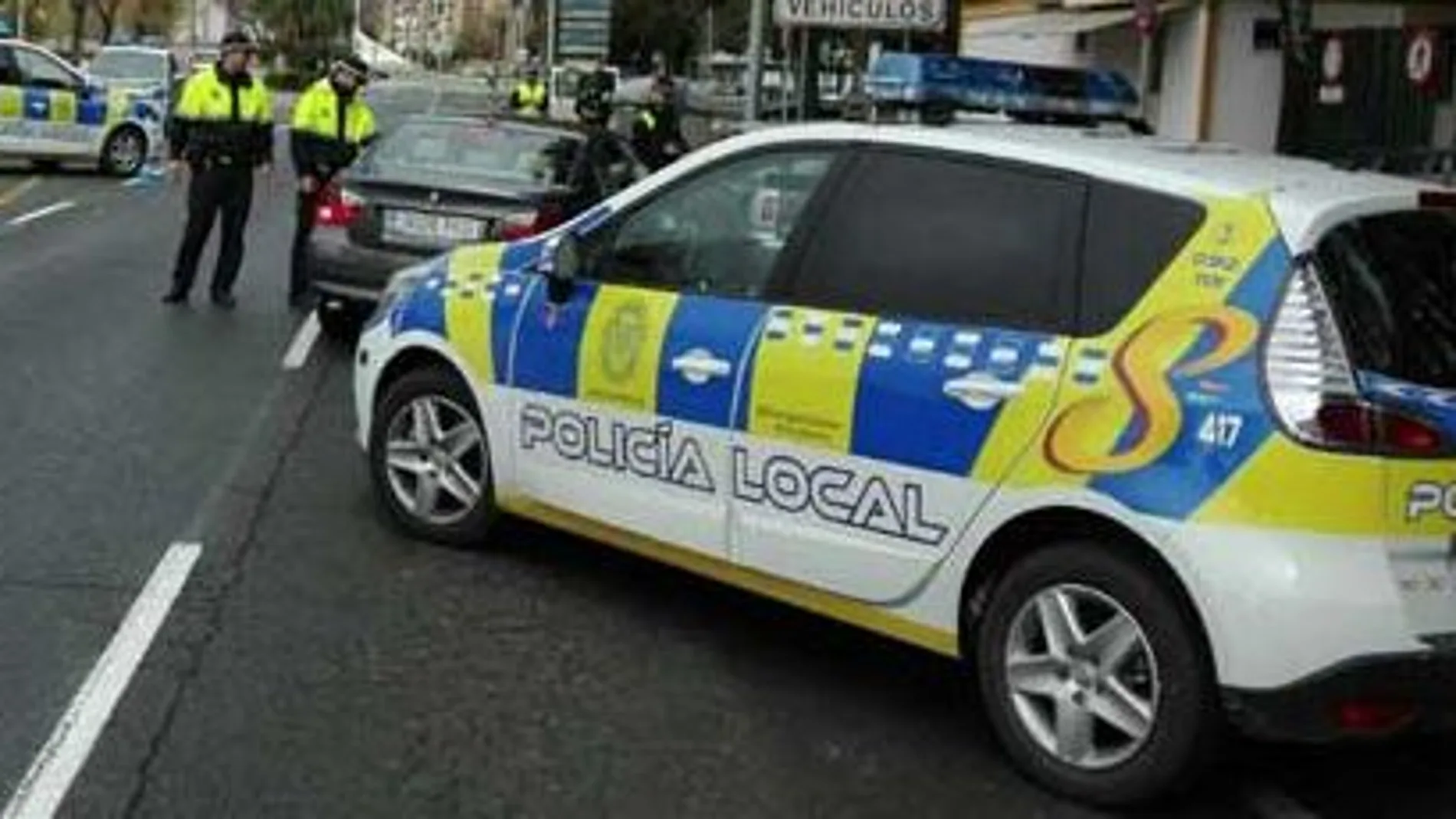 Agentes de la Policía Local de Sevilla han denunciado al conductor, de 45 años de edad.