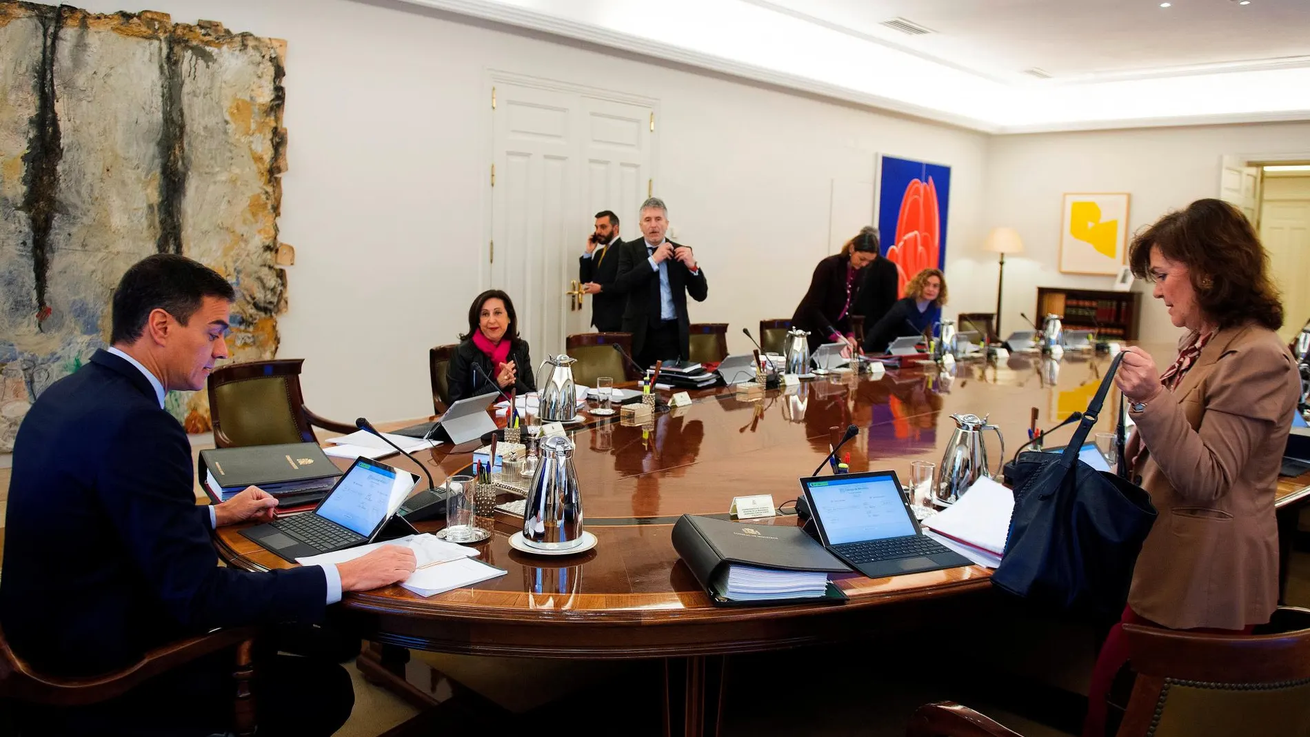 El presidente del Gobierno, Pedro Sánchez , preside la reunión de un Consejo de Ministros extraordinario