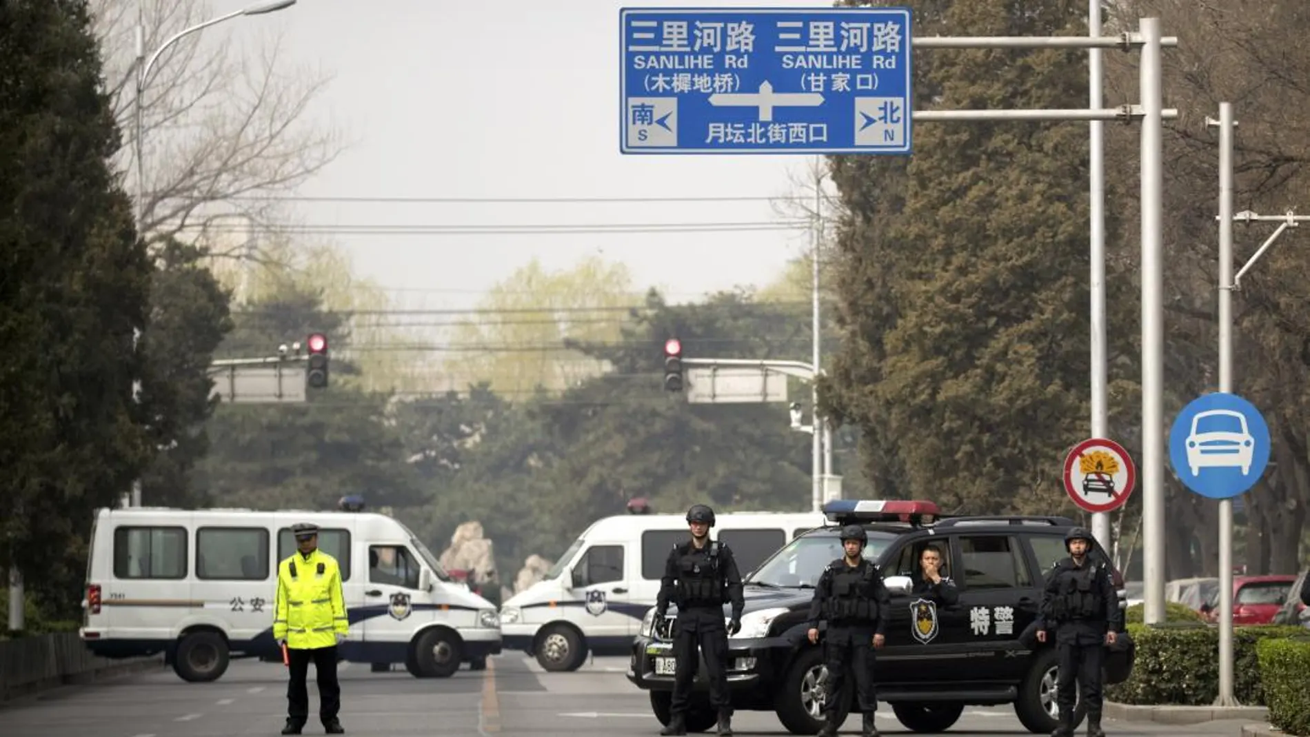 En Pekín se ha apreciado la existencia de un importante dispositivo de seguridad -con accesos cortados y mucha presencia policial- en torno a la Residencia de Jefes de Estado de Diaoyuta