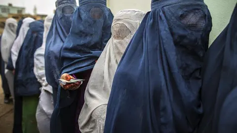 En Afganistán, las mujeres siguen sufriendo una gran represión.
